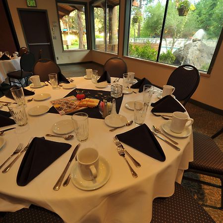 Shilo Inn Suites Hotel - Бенд Ресторан фото